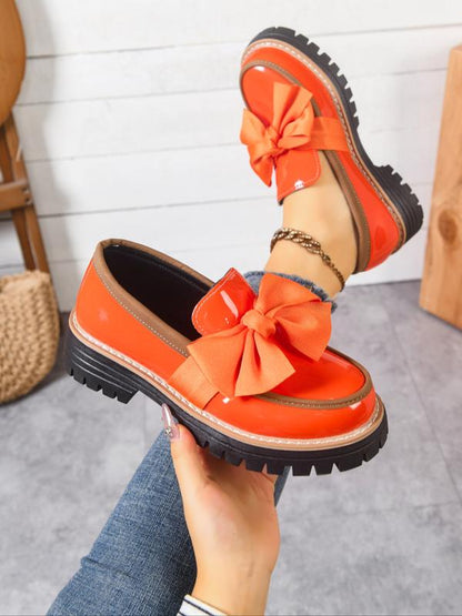 Simple Artisan loafers with bow detail for women | Chelsea