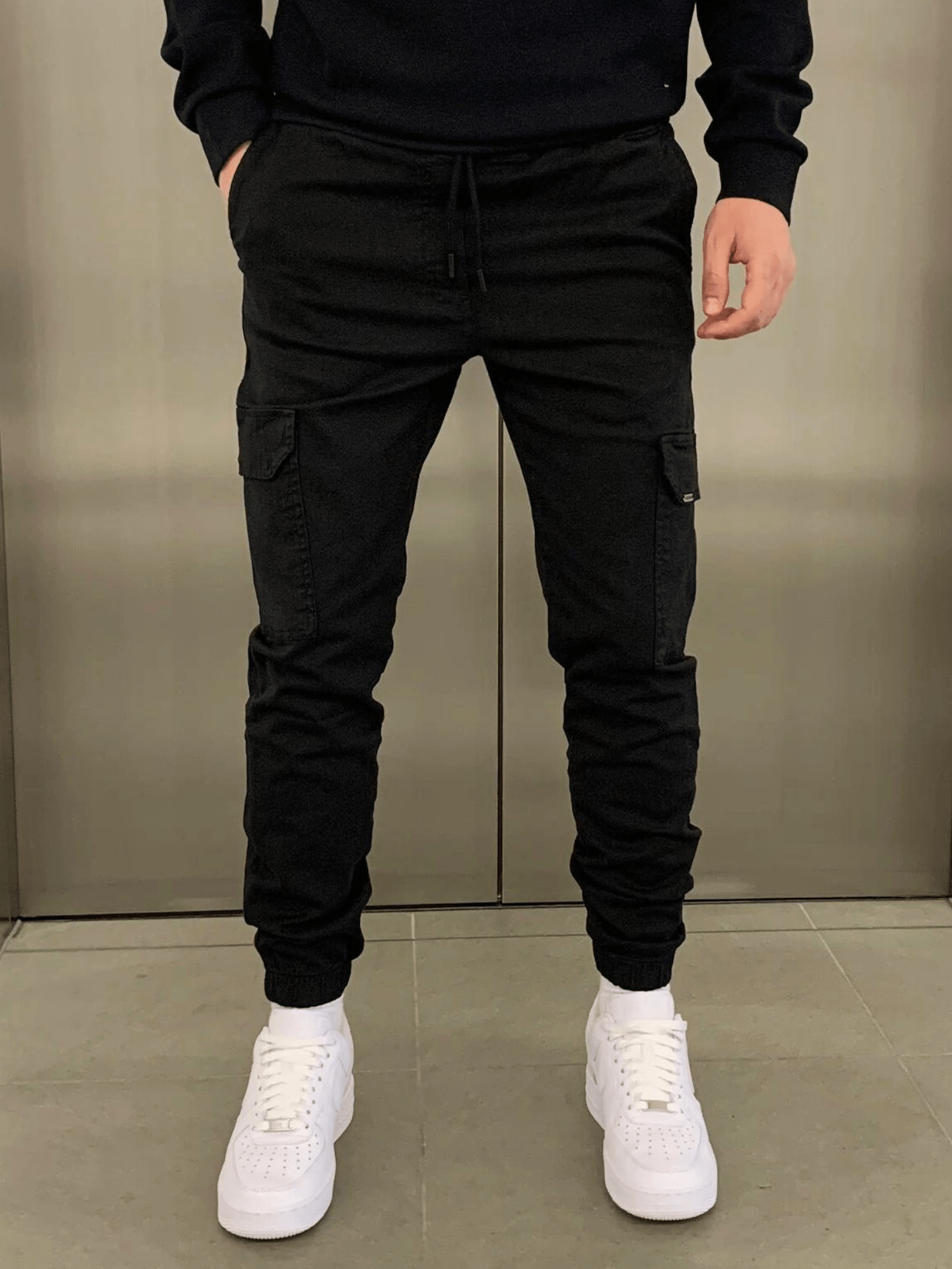 Relaxed cargo jogger trousers for men | Thomas -1