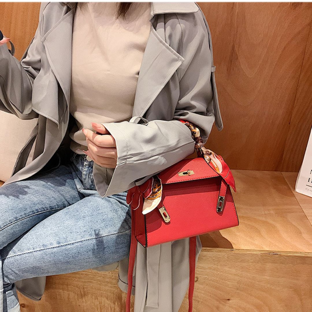 Chic classic structured shoulder bag for women | Reflet du Temps -5