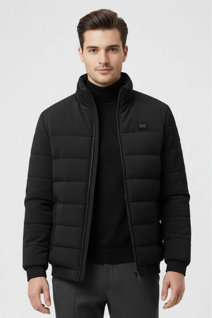 Durable Stand-collar puffer jacket with zippered pockets for men | Caurelle