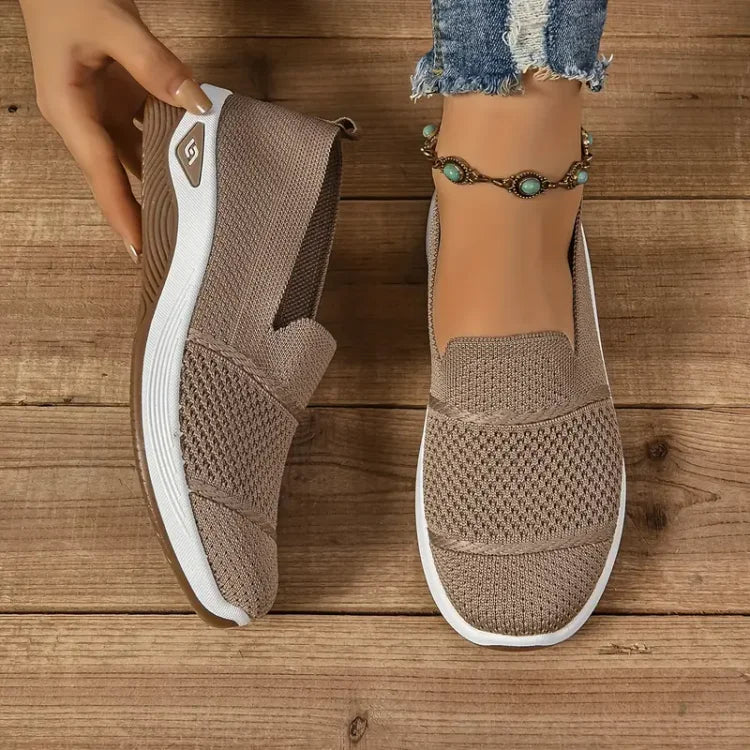 Beat Comfortable slip-on sneakers for women | Azira