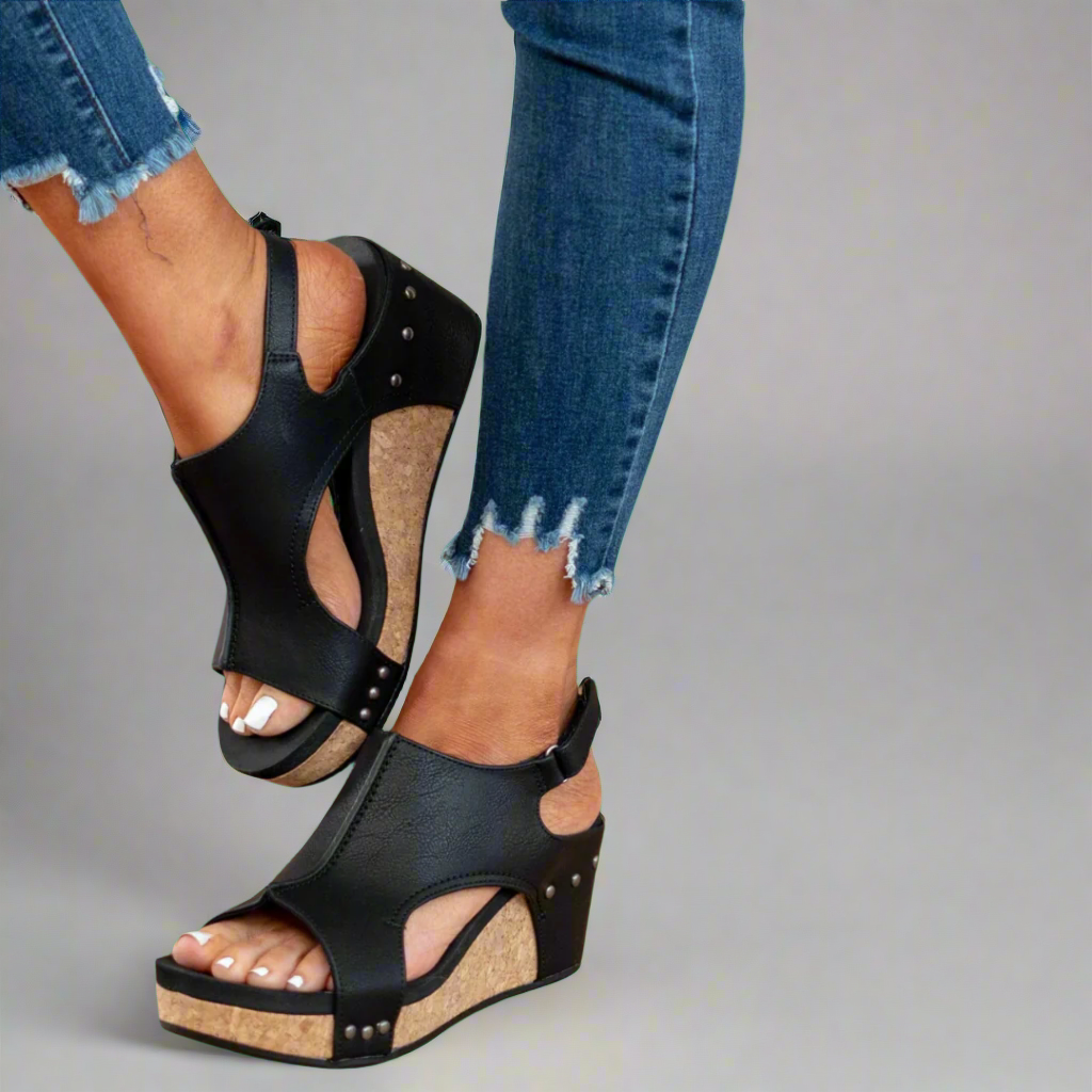Easy Wedge sandals with timeless silhouette for women | Kenna