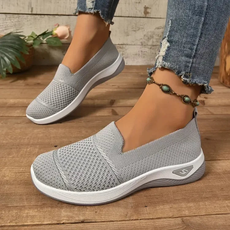 Beat Comfortable slip-on sneakers for women | Azira