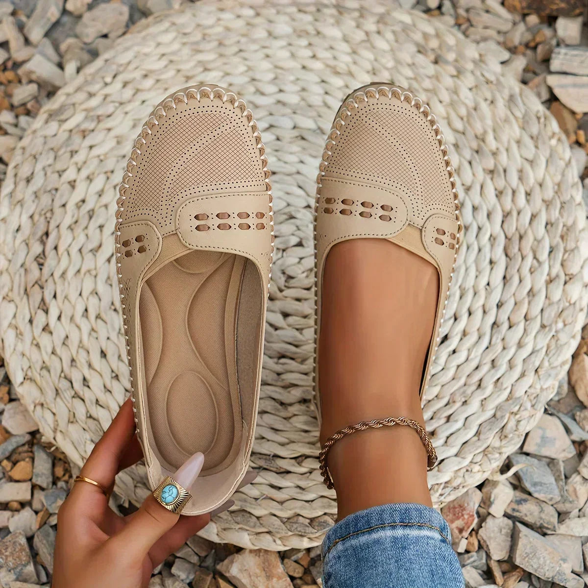 Arch Supportive everyday shoes for women | Daria
