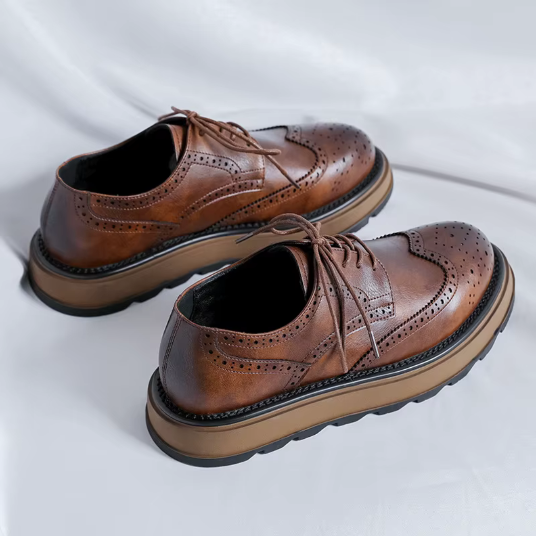 Molded Heritage brogues with classic detailing for men | West
