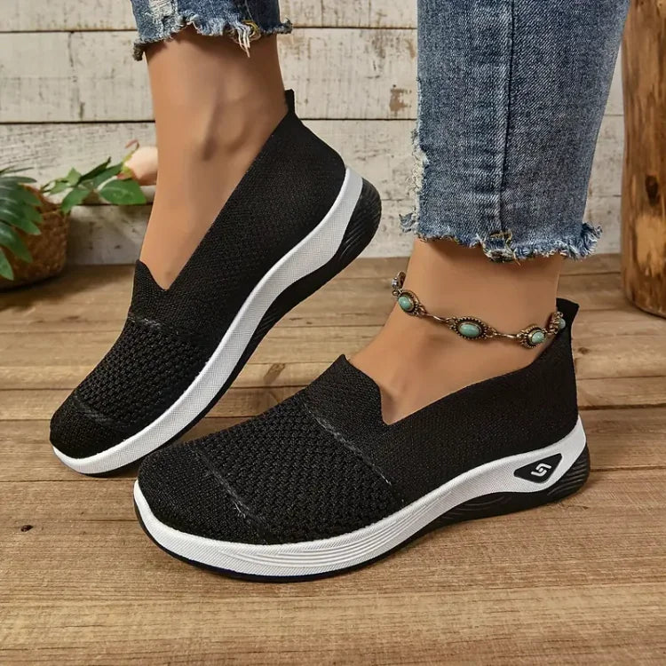 Beat Comfortable slip-on sneakers for women | Azira