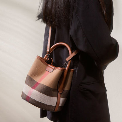 Elegant structured rose-inspired shoulder bag for women | Chant de Rose -6