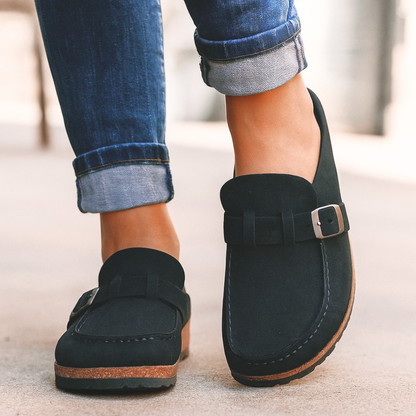 Sculpted Supportive slip-on shoes with classic silhouette for women | Brisa