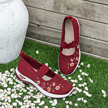 Balanced Lightweight ballet flats with pointed toe for women | Tilly