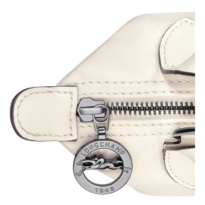 Caching Le Pliage Xtra XS leather bag for women | Longchamp
