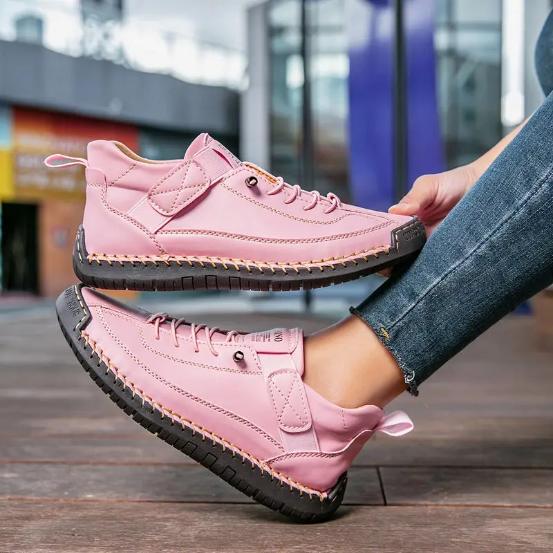Pushing Supportive sneakers with easy slip-on design for women | Emiline