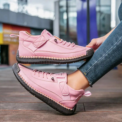 Pushing Supportive sneakers with easy slip-on design for women | Emiline