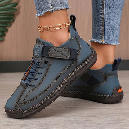 Pushing Supportive sneakers with easy slip-on design for women | Emiline