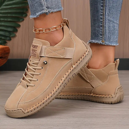 Pushing Supportive sneakers with easy slip-on design for women | Emiline
