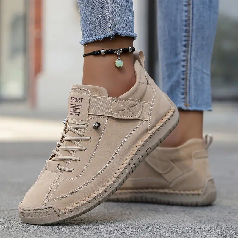 Pushing Supportive sneakers with easy slip-on design for women | Emiline