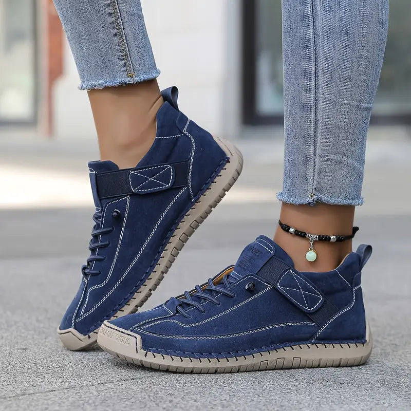 Pushing Supportive sneakers with easy slip-on design for women | Emiline
