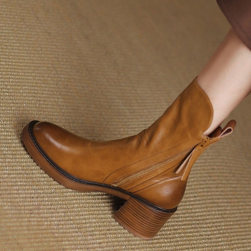 Classic leather ankle boots for women | Grazia -10