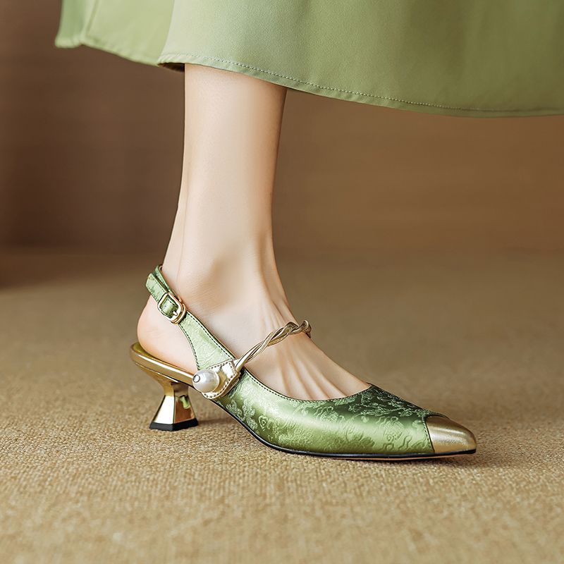 Classic elegant kitten heels for women | Savana -3