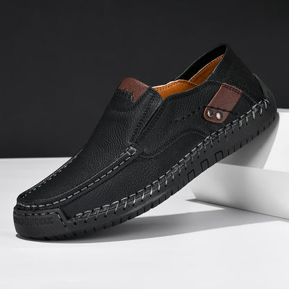 Contoured Trail walking shoes with supportive design for men | Ivan