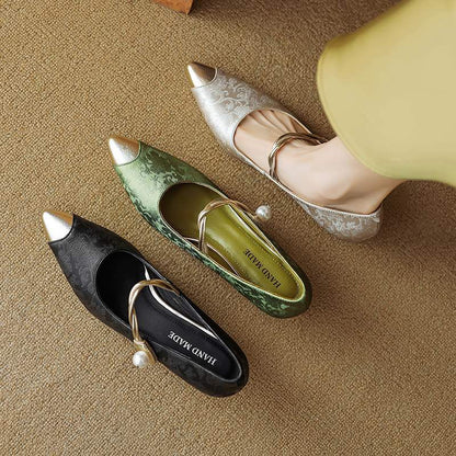 Classic elegant kitten heels for women | Savana -8