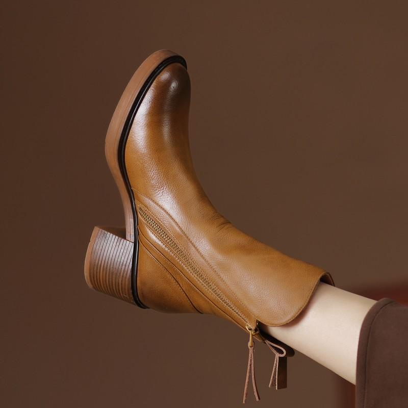 Classic leather ankle boots for women | Grazia -8