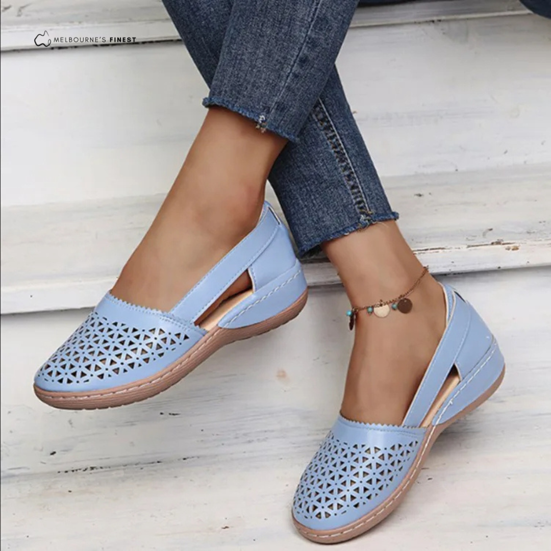 Grippy Supportive walking shoes for women | Maren