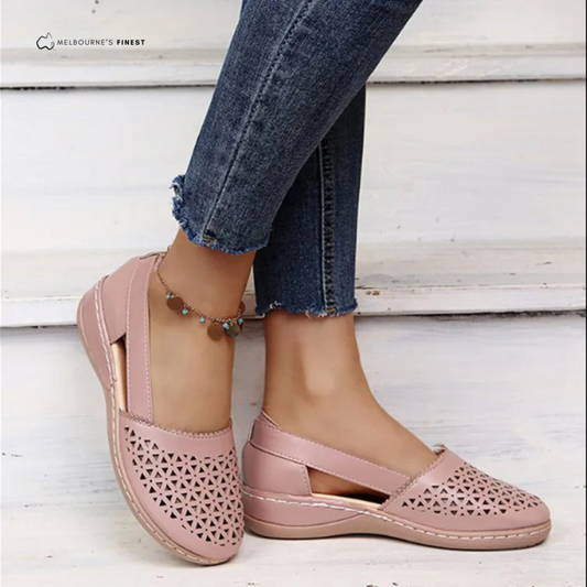 Grippy Supportive walking shoes for women | Maren