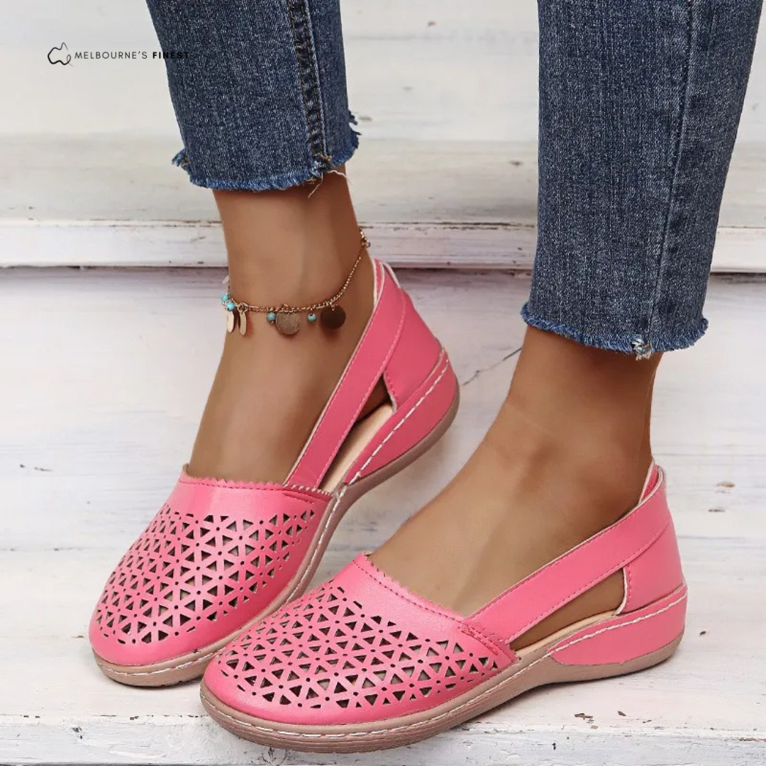 Grippy Supportive walking shoes for women | Maren