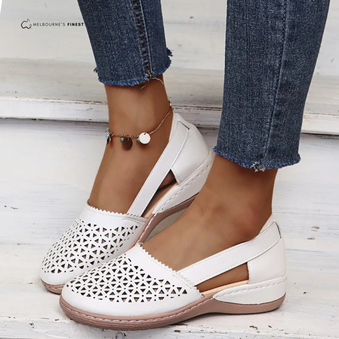 Grippy Supportive walking shoes for women | Maren