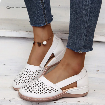 Grippy Supportive walking shoes for women | Maren