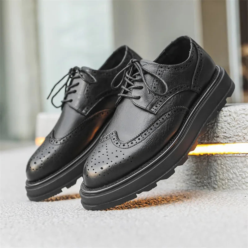 Molded Heritage brogues with classic detailing for men | West