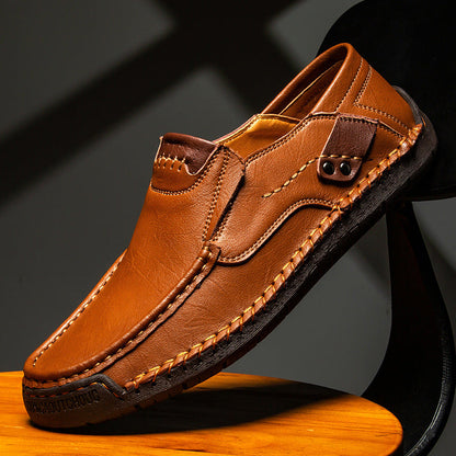 Aligned Outdoor walking shoes with supportive design for men | Ivan