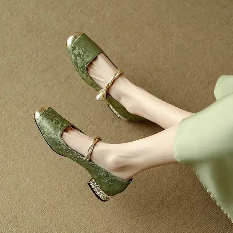 Classic everyday leather pumps for women | Naila -3