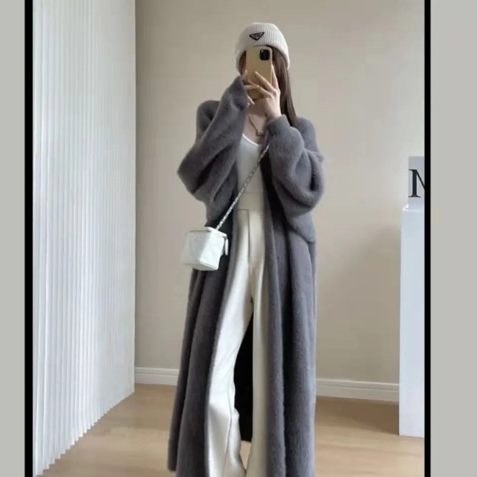 Classic elegant longline cashmere coat for women | Meridian -5