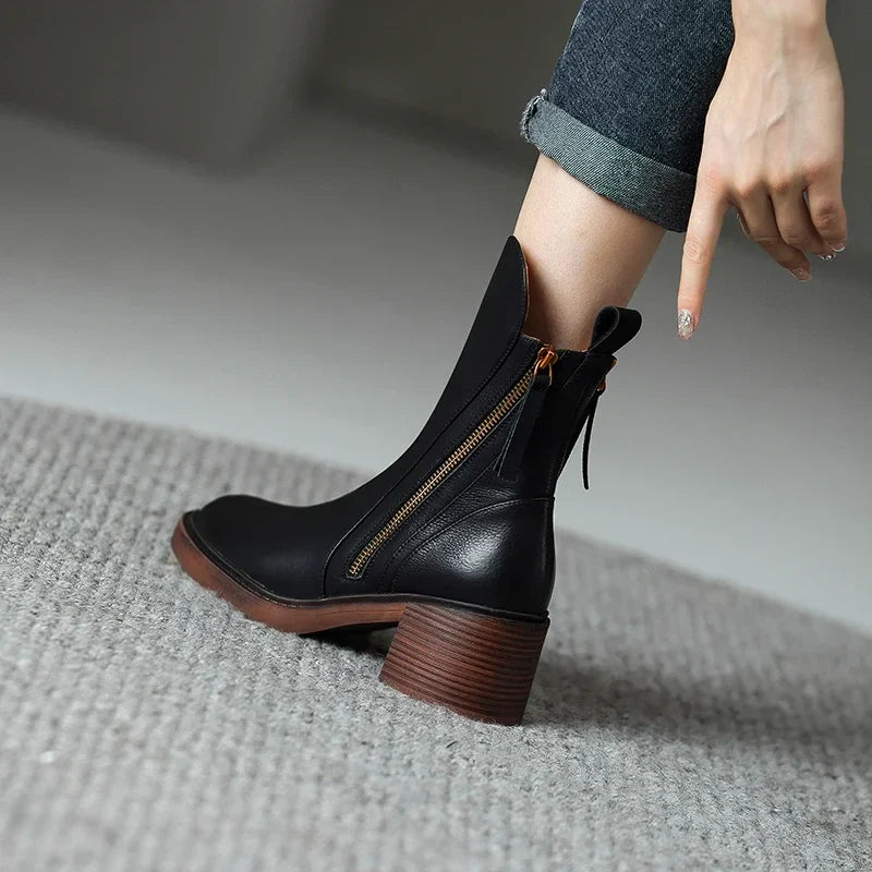 Classic leather ankle boots for women | Grazia -2
