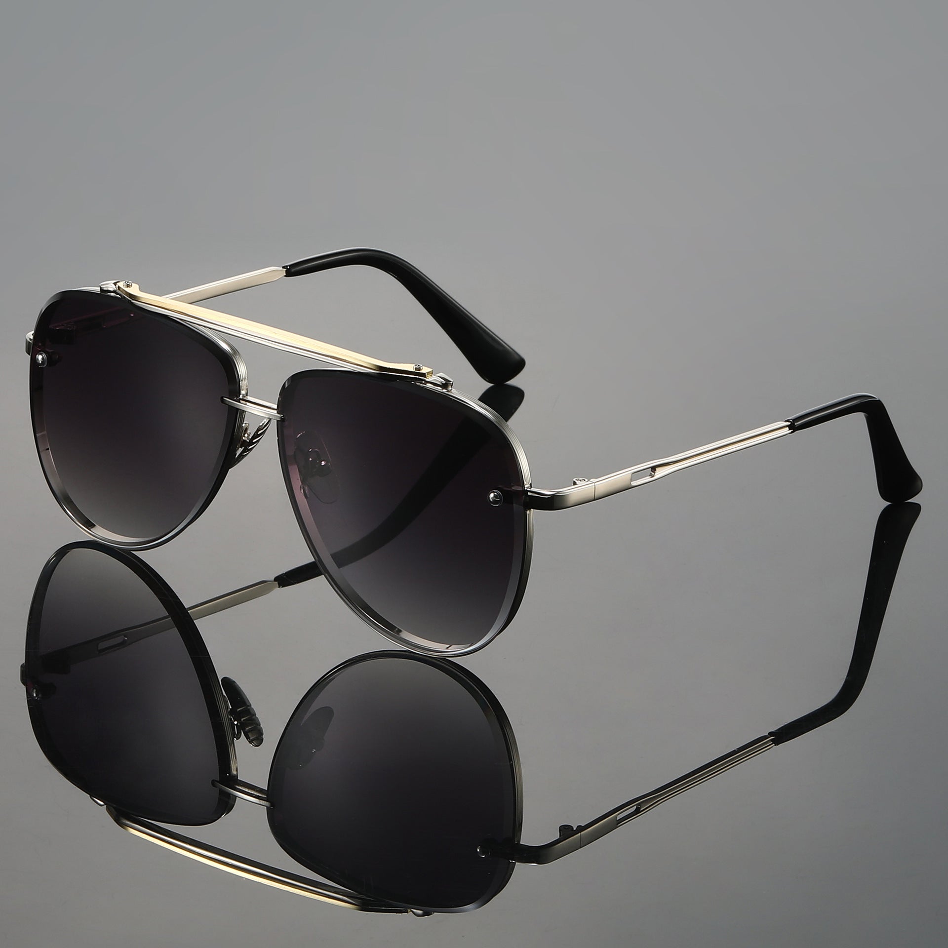 Bold dual-tone aviator sunglasses for men | Evander -3