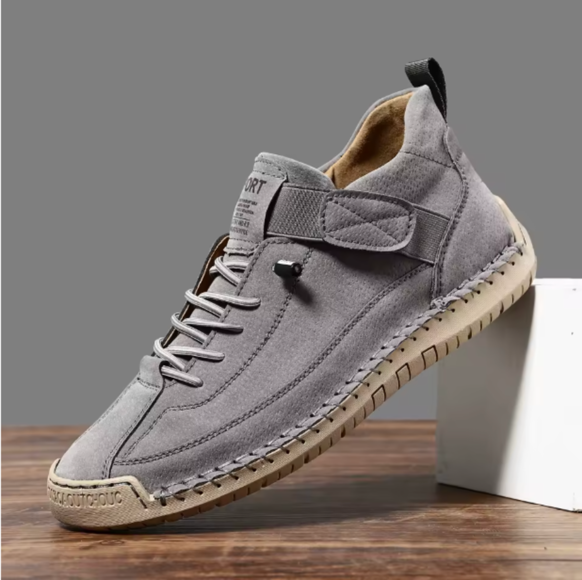 Pushing Supportive sneakers with easy slip-on design for women | Emiline