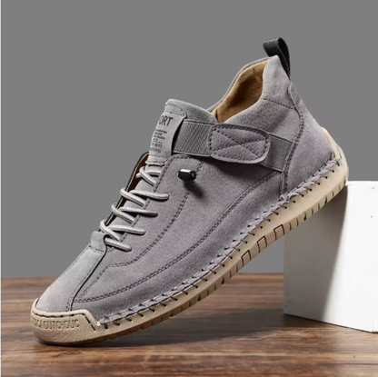 Pushing Supportive sneakers with easy slip-on design for women | Emiline
