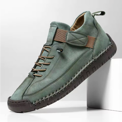 Pushing Supportive sneakers with easy slip-on design for women | Emiline