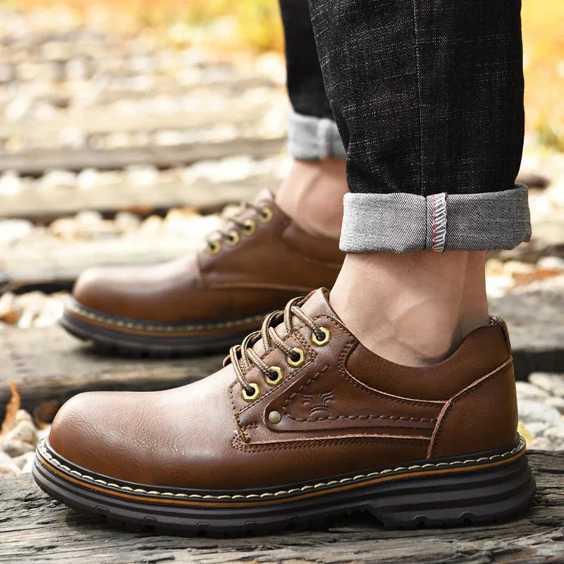Anchored Rugged oxford shoes with classic silhouette for men | Cruz