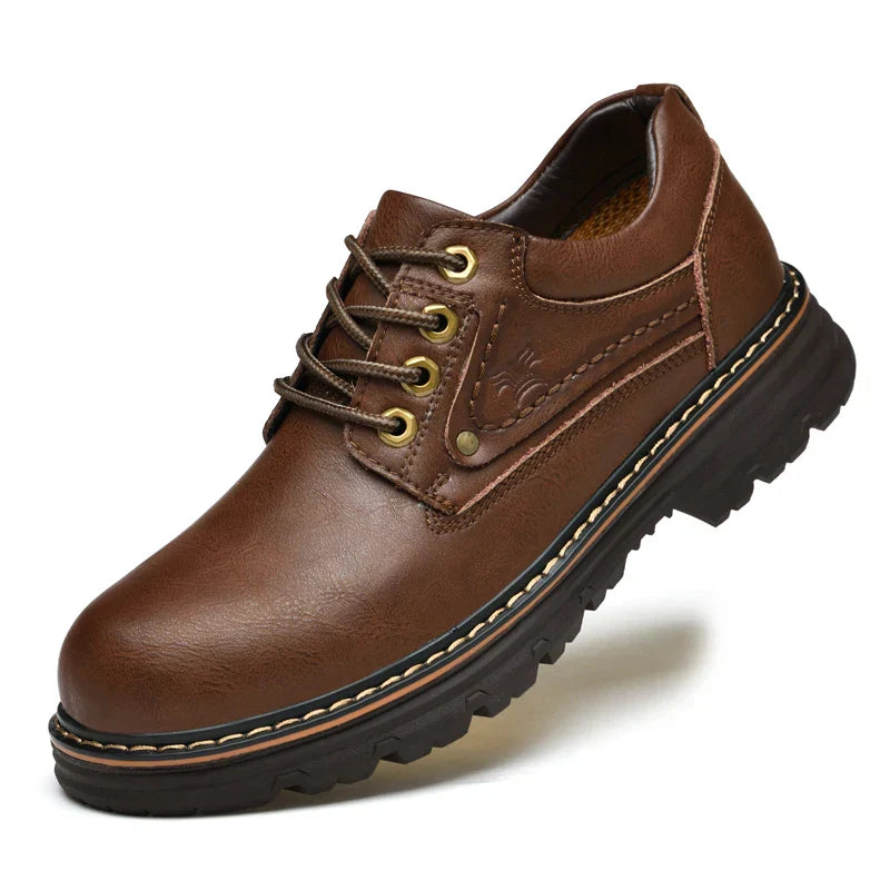 Anchored Rugged oxford shoes with classic silhouette for men | Cruz