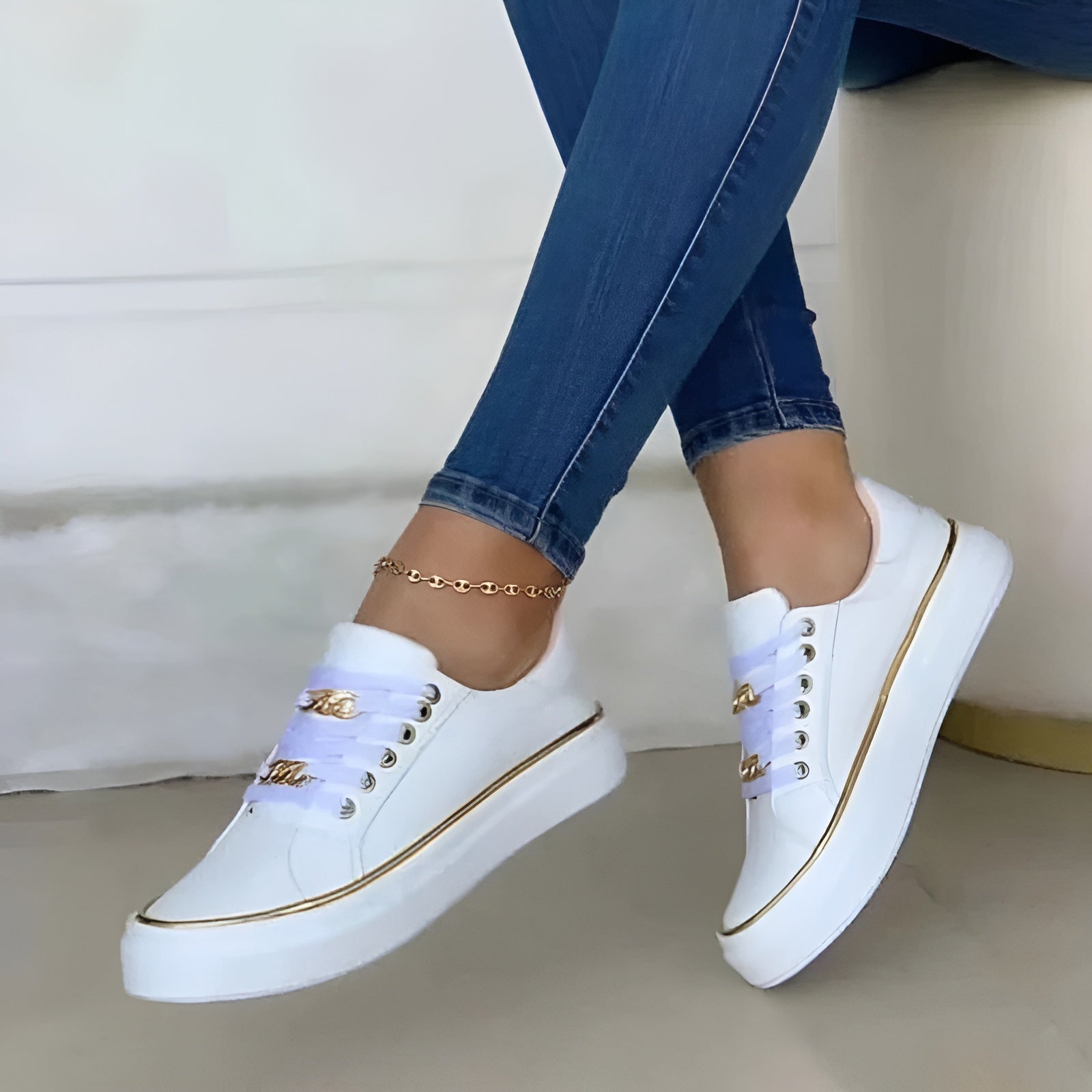 Supportive chain-accent everyday trainers for women | Aveline -5