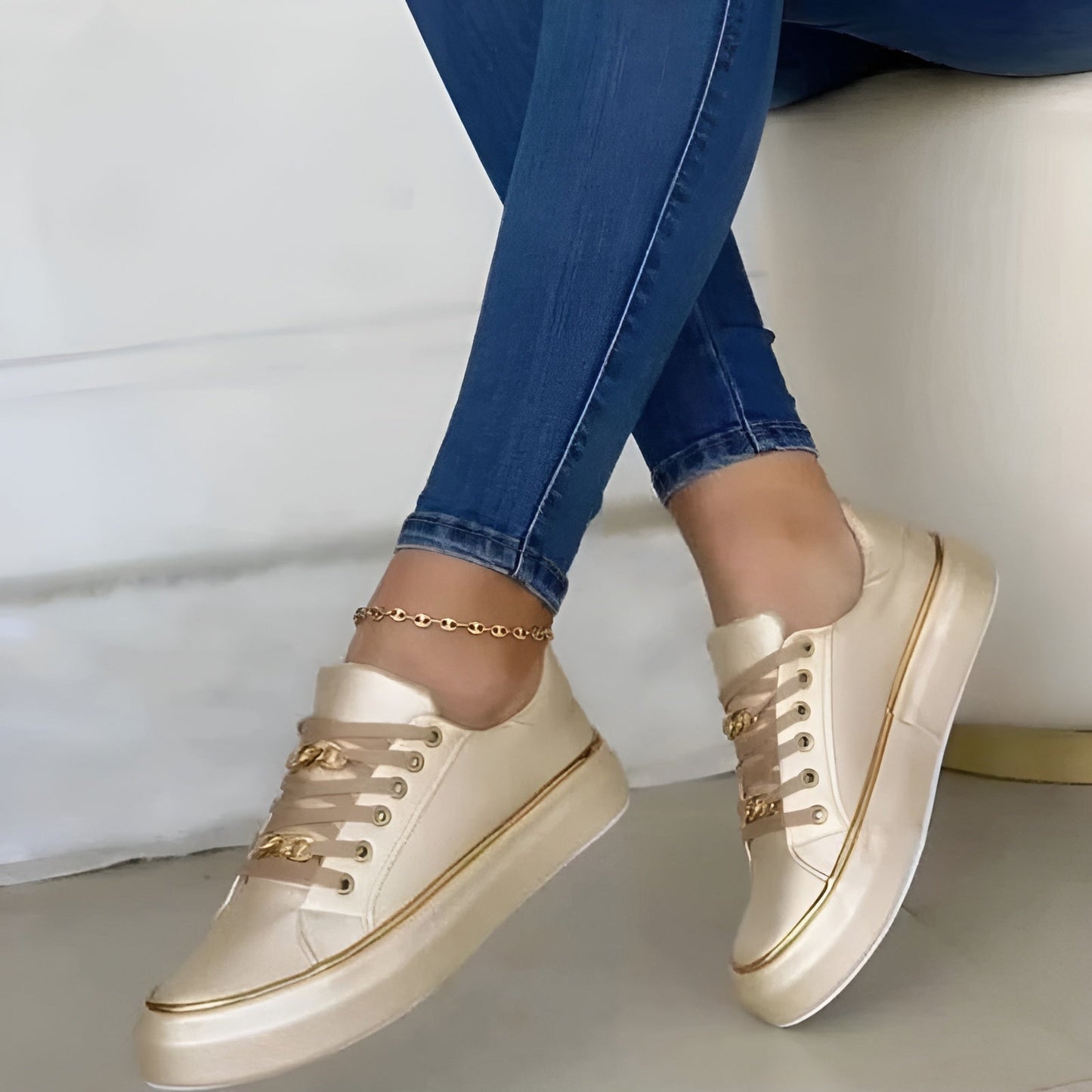 Supportive chain-accent everyday trainers for women | Aveline -3