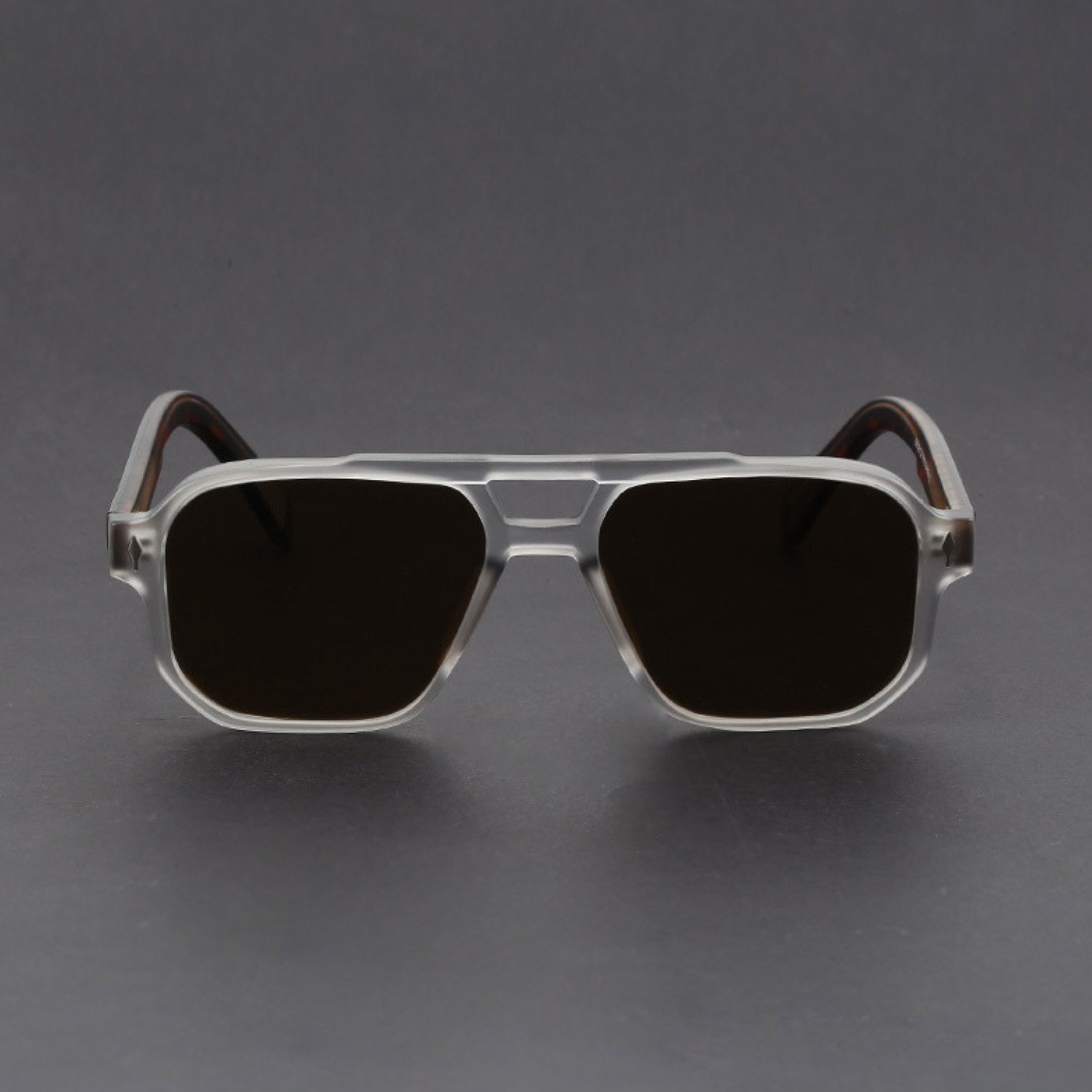 Classic lightweight aviator sunglasses for men | Vector -6