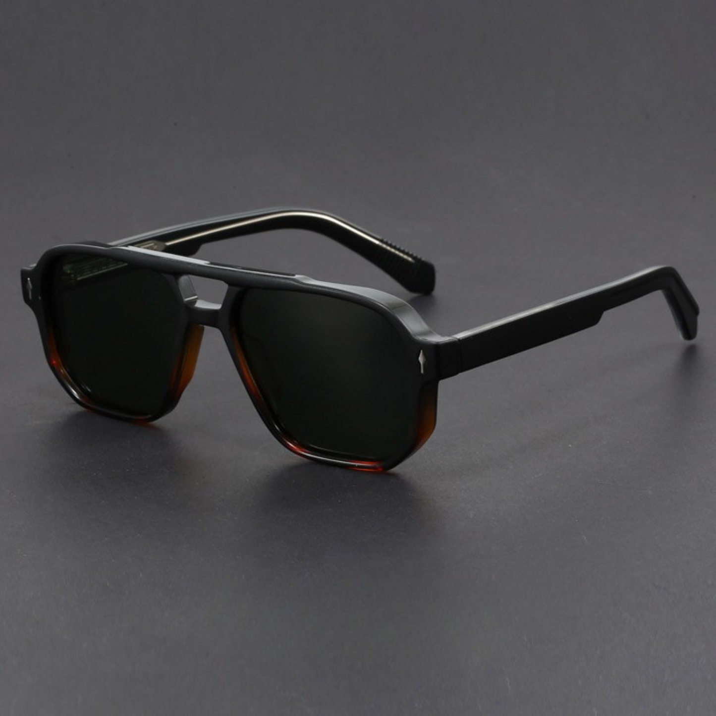 Classic lightweight aviator sunglasses for men | Vector -12
