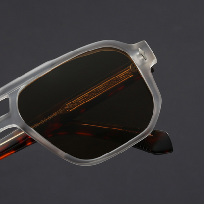 Classic lightweight aviator sunglasses for men | Vector -5