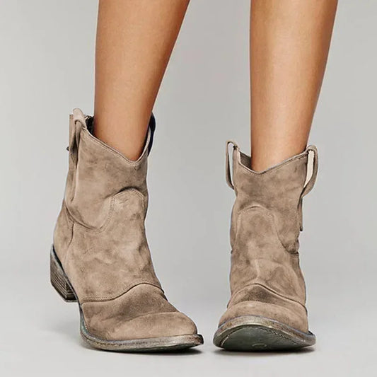 Lined Vintage western ankle boots with classic silhouette for women | Paloma