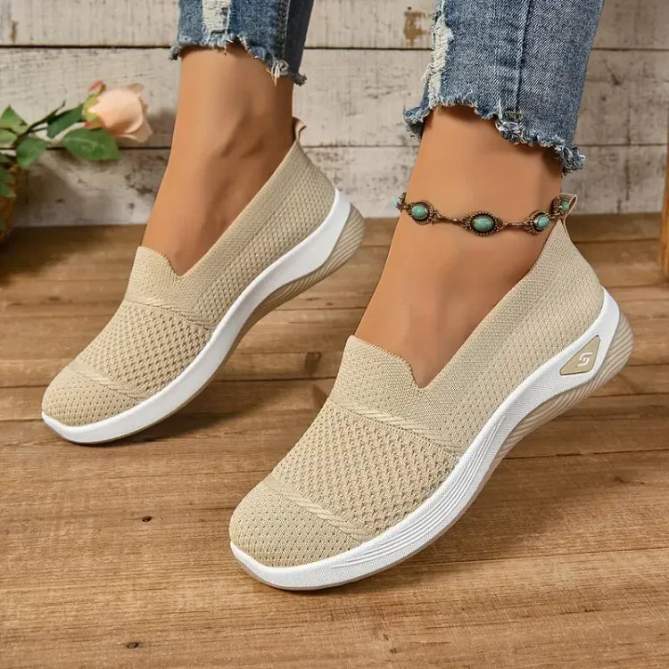 Beat Comfortable slip-on sneakers for women | Azira
