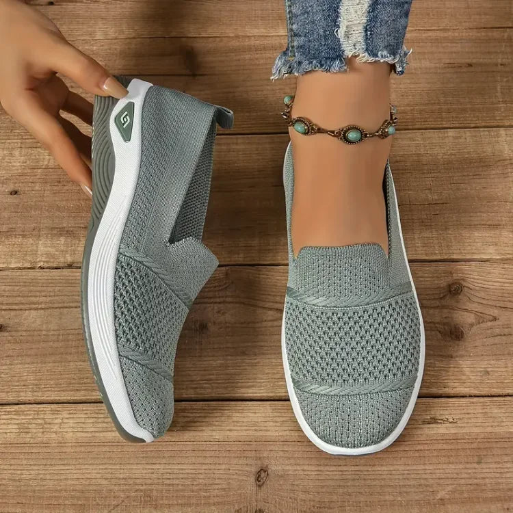 Beat Comfortable slip-on sneakers for women | Azira