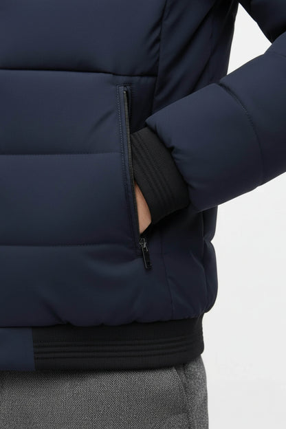 Durable Stand-collar puffer jacket with zippered pockets for men | Caurelle